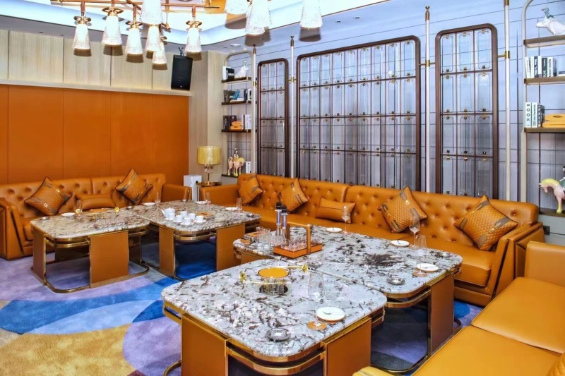 上海外滩奢华夜总会诚聘VIP包厢服务管家